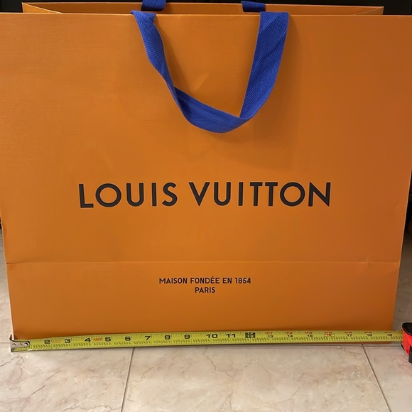 LARGE LOUIS VUITTON SHOPPING BAG! 19 inches by 16 inches! - Picture 5 of 6